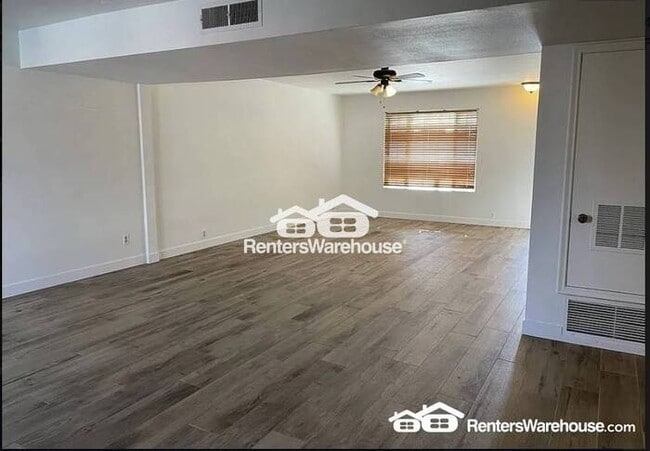Building Photo - 3BD/2BA Home With Pool in Phoenix, AZ