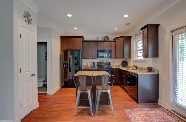 Building Photo - 232 Streams Way