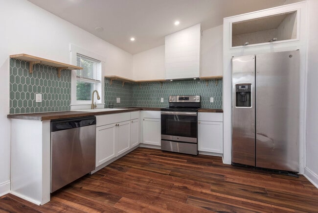 Building Photo - 915 S Shelby St