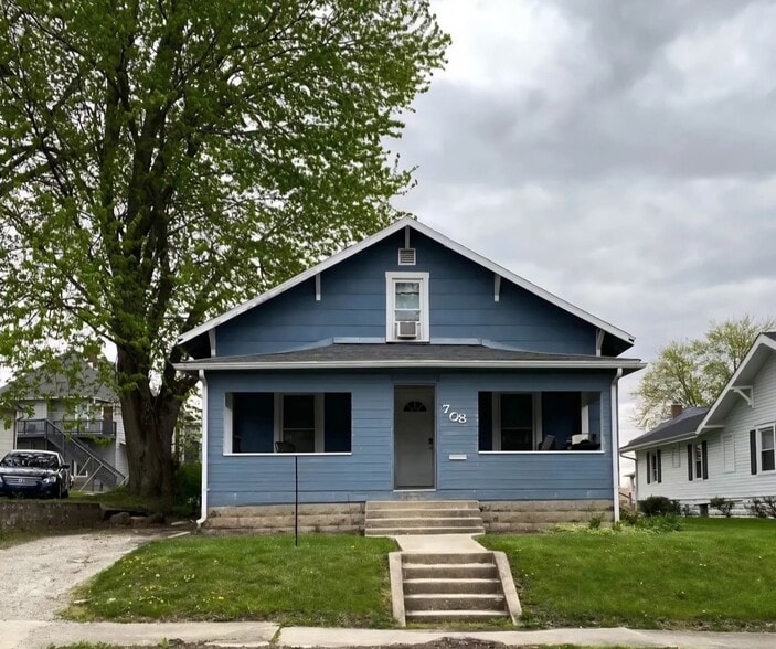 Primary Photo - 708 N Alameda Ave