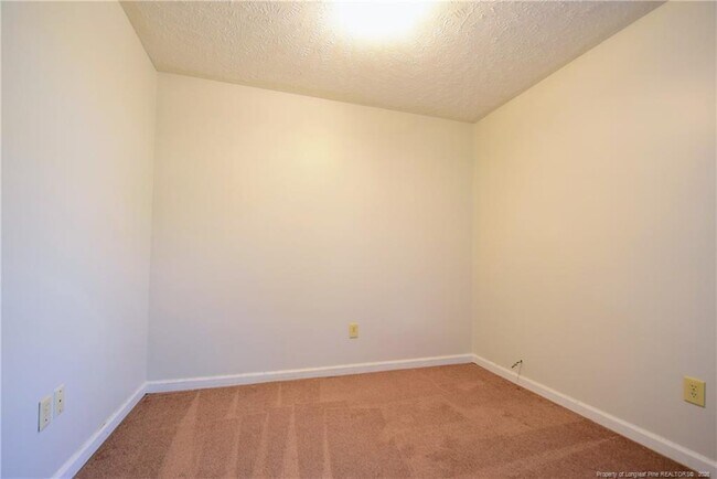 Building Photo - 6475 Applewhite Rd