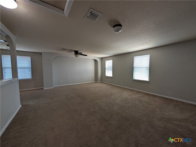 Building Photo - 248 Oak Creek Way