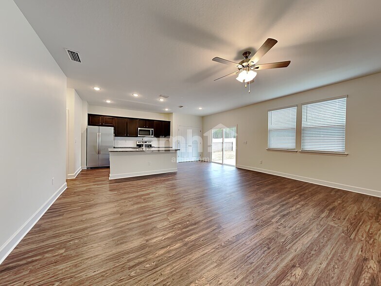 Building Photo - 5921 Hampton Creek Rd