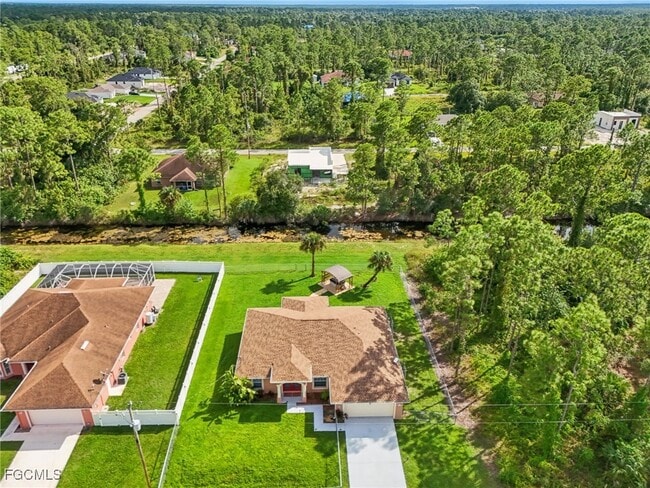 Building Photo - 940 Belmont St E