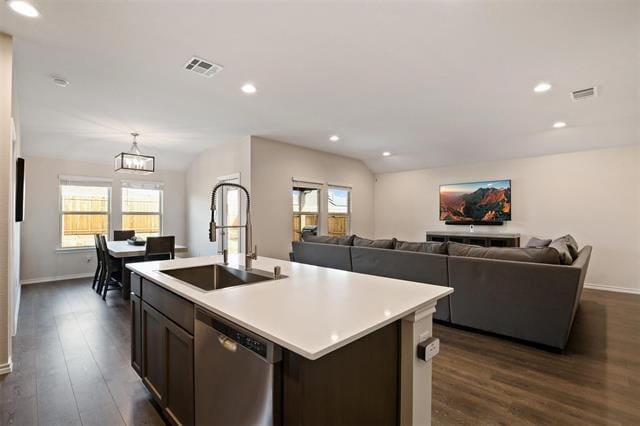 Building Photo - 813 Twin Edge Dr