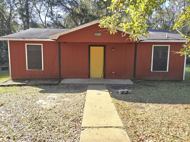 Primary Photo - 2010 Railroad St