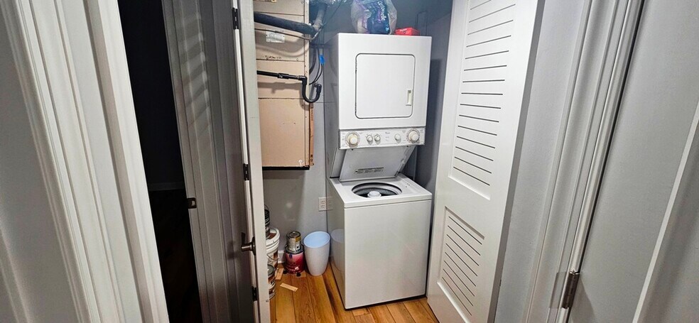Washer/Dryer - 5260 Crossbow Cir