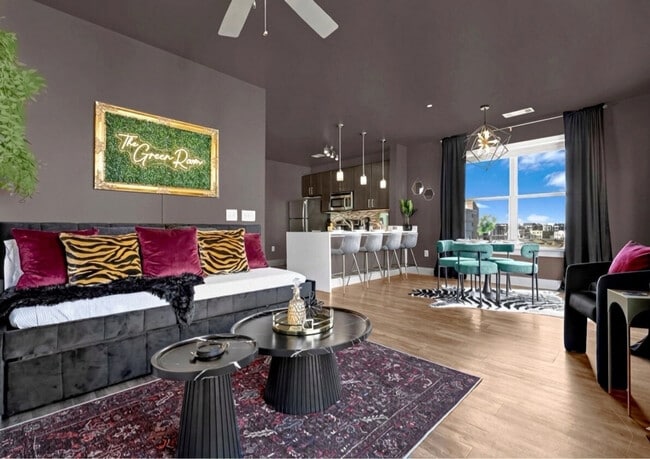 Building Photo - 2200 State St