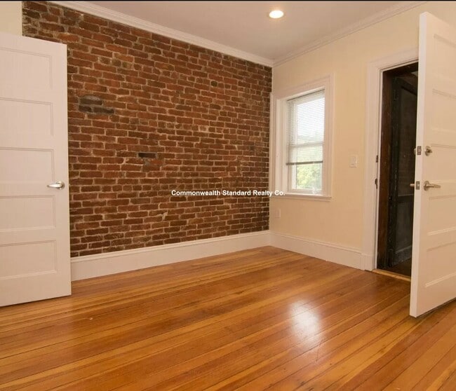 Building Photo - 1616 Beacon St