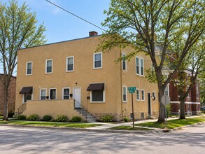 Building Photo - 627 E 4th St