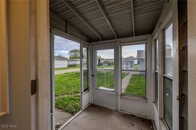 Building Photo - 34690 Beachpark Dr