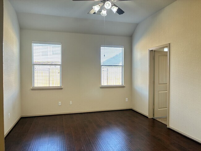 Building Photo - 6111 Grassy Haven Ln