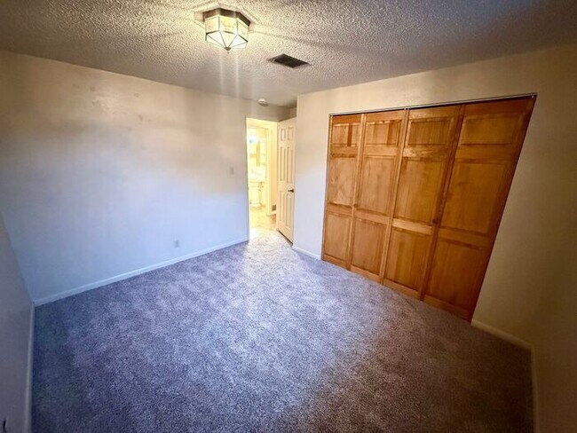 Building Photo - Conveniently Located 2 Bed, 2 Bath + 2 Bonus Rooms in Greeley
