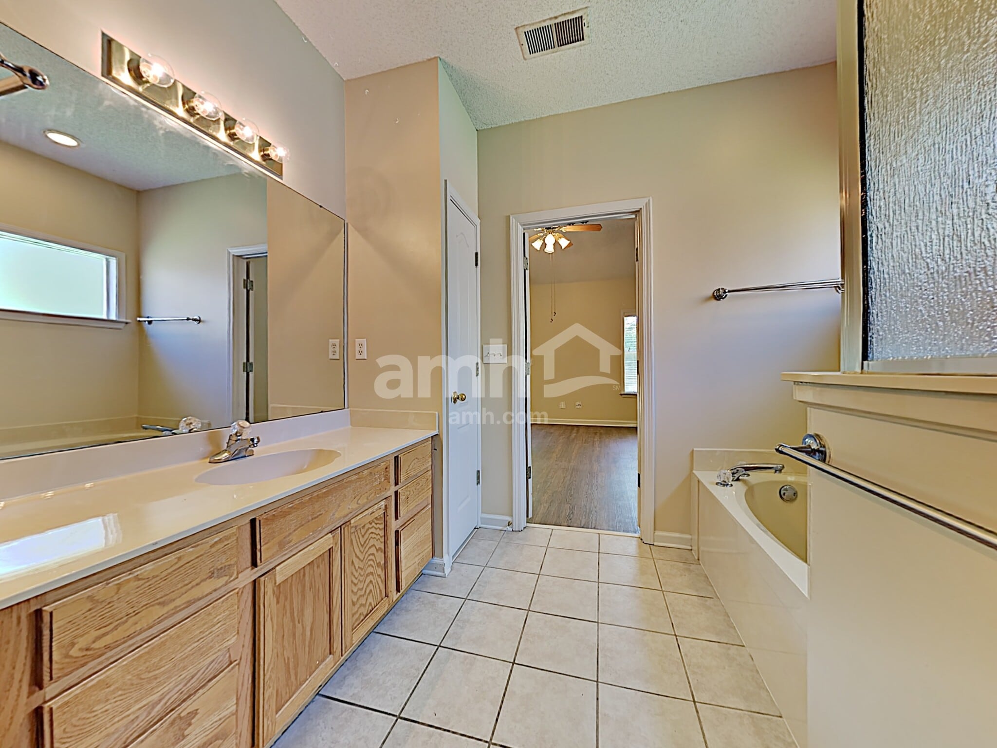 Building Photo - 548 Wesley Woods Dr