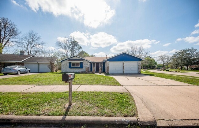Primary Photo - Coming Soon! Southwest Houston 3 bed/2 bat...