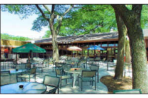 Building Photo - 5538 E Lake Dr