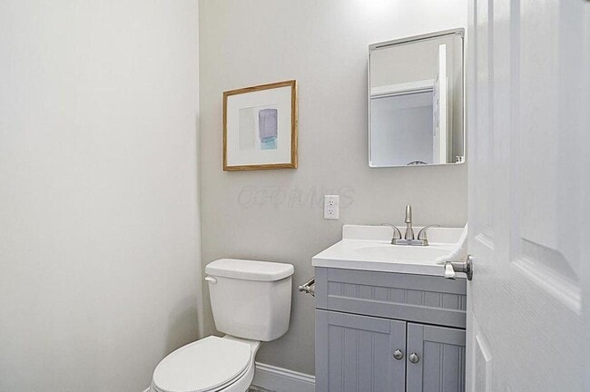 Building Photo - 597 Lilley Ave