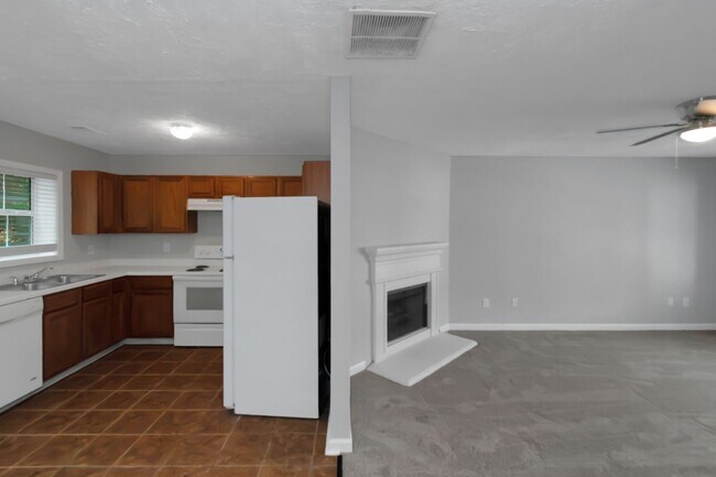 Building Photo - Stunning 4-Bedroom, 3-Bathroom Home