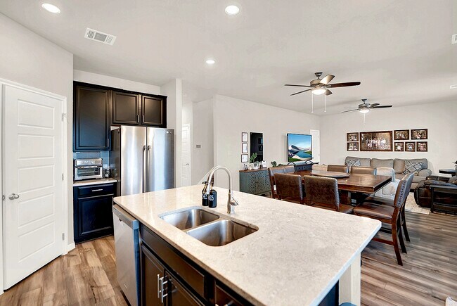Building Photo - 339 Quinton Bnd