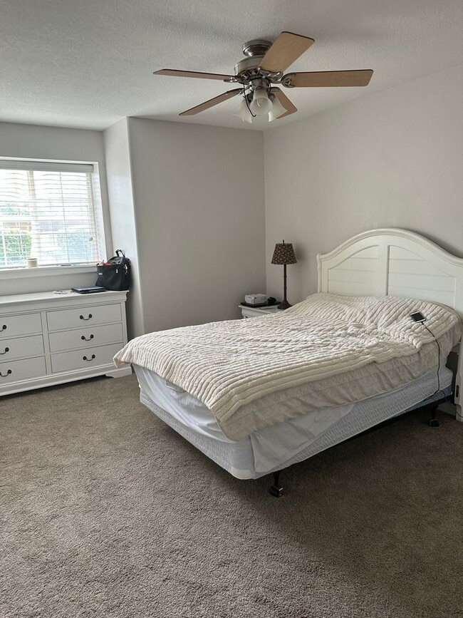 Building Photo - 2 Bed 2 bath bottom unit condo in Orem