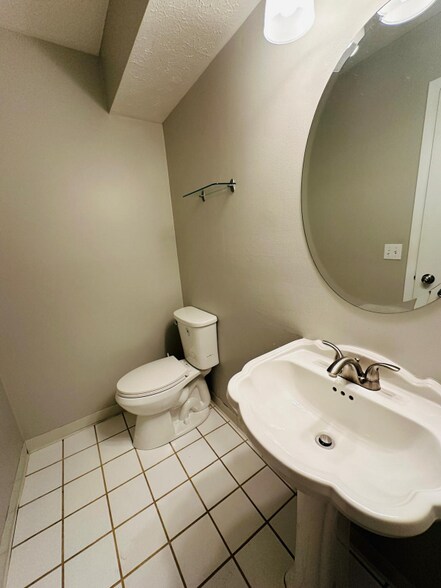 Building Photo - 1291 Jester Ct