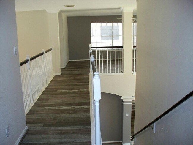 Building Photo - 20736 Fawnbrook Ct