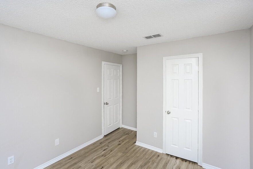 Building Photo - 8017 Jolie Dr