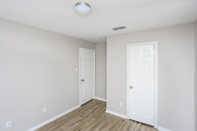 Building Photo - 8017 Jolie Dr