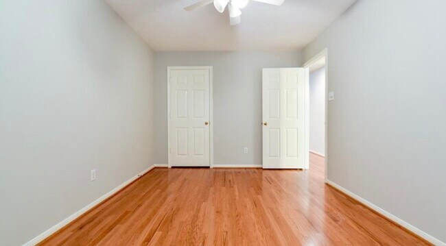 Building Photo - 4742 Stoney Point Ct
