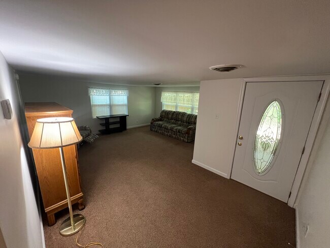 Building Photo - Adkins Rd House