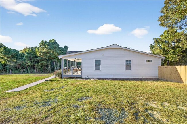 Building Photo - 1324 Ace Mcmillian Rd