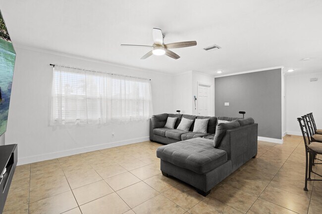 Building Photo - 1672 SW Angelico Ln