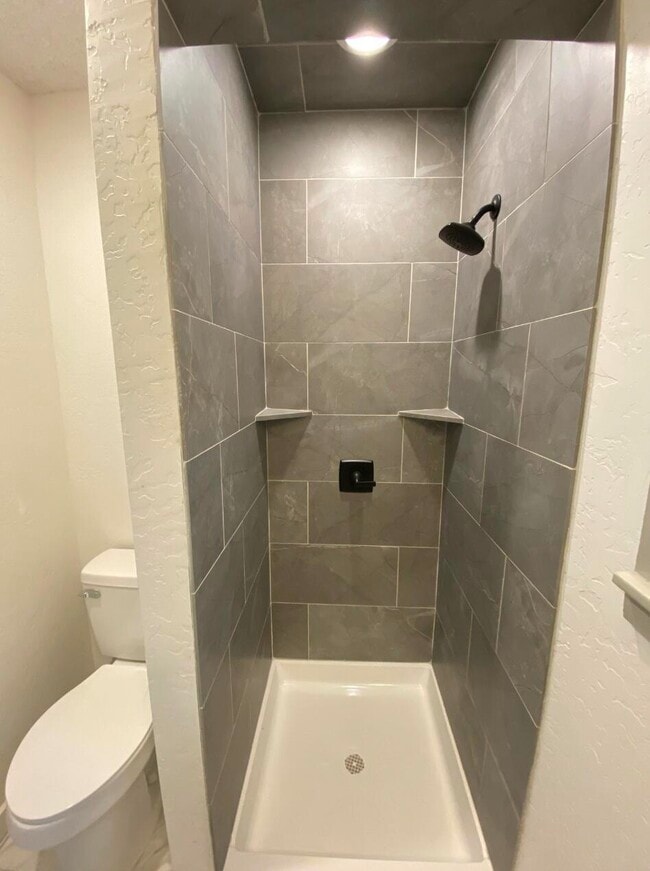 Building Photo - 1011 Walnut St