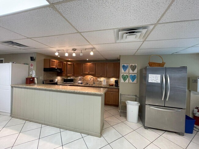 Building Photo - 250 NE 20th St