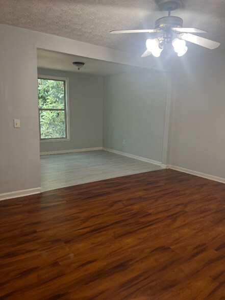 Building Photo - 1675 Oak Ridge Way NW