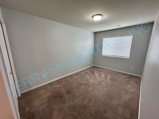 Building Photo - Charming 3-Bedroom Haven in Happy Valley - 1814 Sq Ft of Comfort!