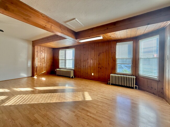 Building Photo - 203 Symphony Way