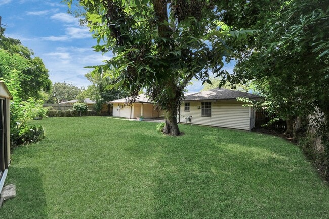 Building Photo - 10206 Catlett Ln