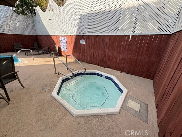 Building Photo - 5625 N Sumner Way