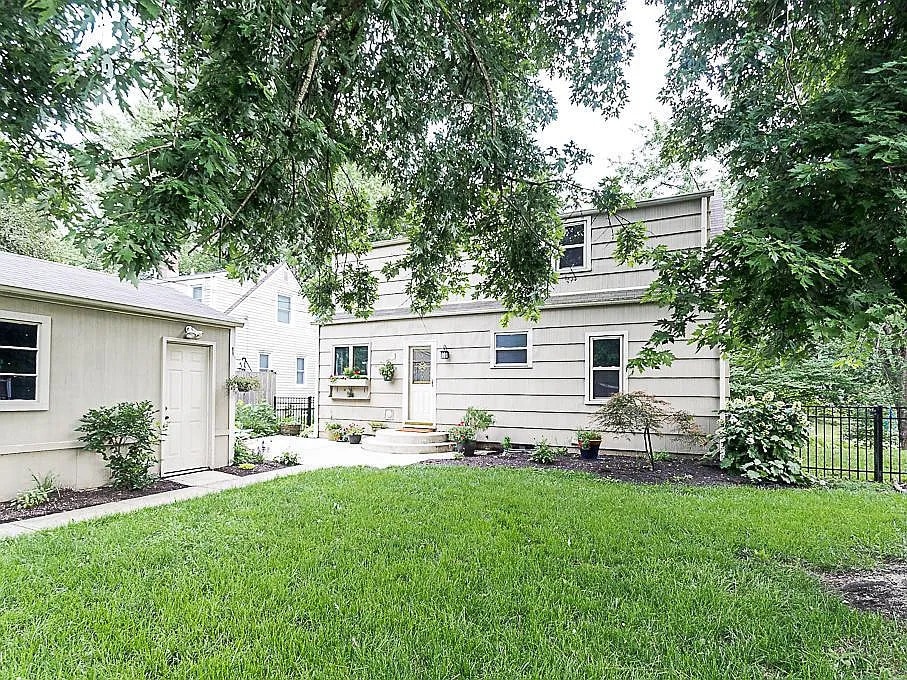 Back of house - 224 Colonial Ave