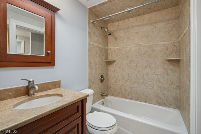 Building Photo - 16-21 Split Rock Rd