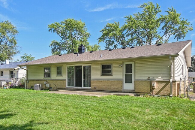 Building Photo - 116 Tower Ln