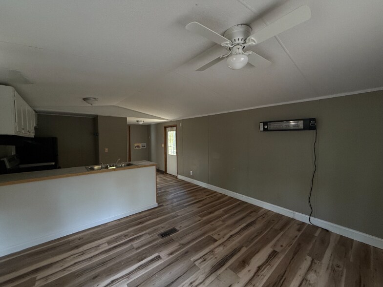 Building Photo - 0 Acorn Village Ln