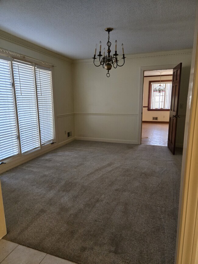 Building Photo - 9 Brookspring Cir