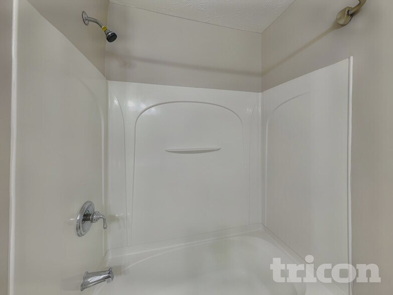 Building Photo - 2350 Dalton Park