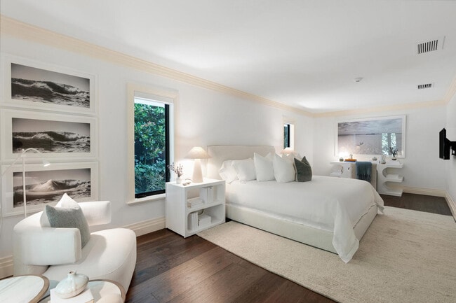 Building Photo - 1435 N Ocean Way