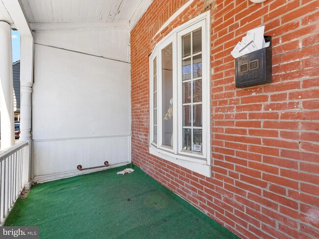 Building Photo - 1351 S 31st St