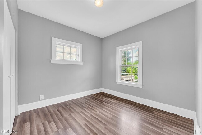 Building Photo - 3274 W 130th St