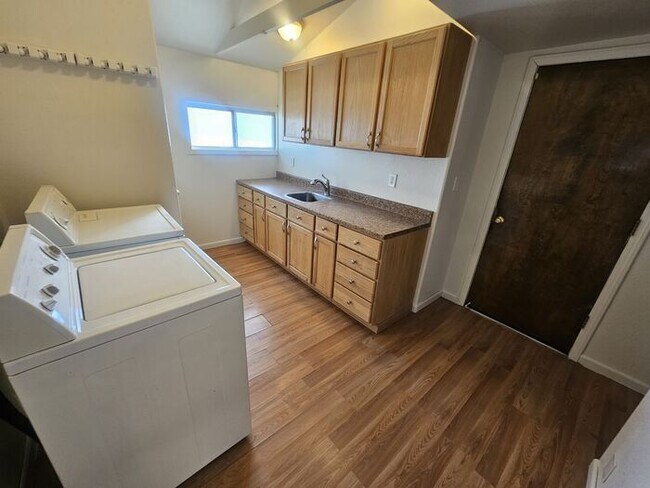 Building Photo - 3bed 2bath Northwest Reno Home, A must see