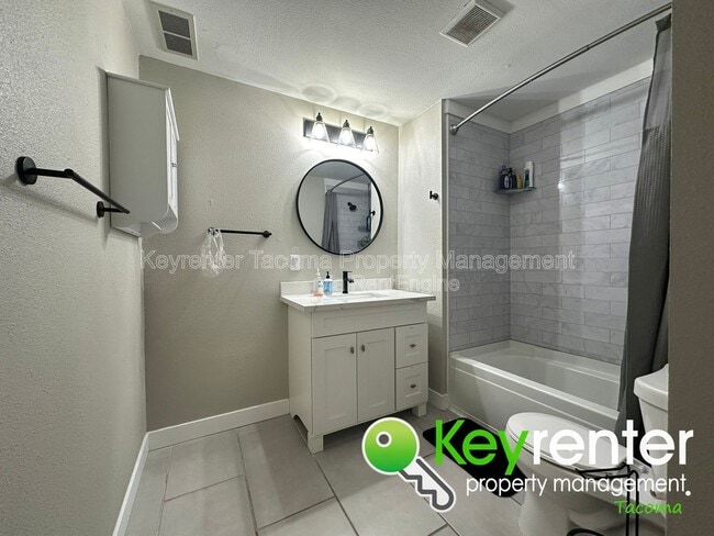 Building Photo - 1520 S 56th St